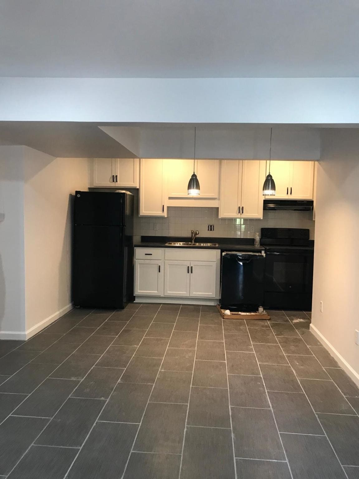 Open kitchen - 406 Skyview Dr