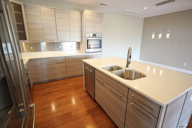 Building Photo - 713 Lois Ln