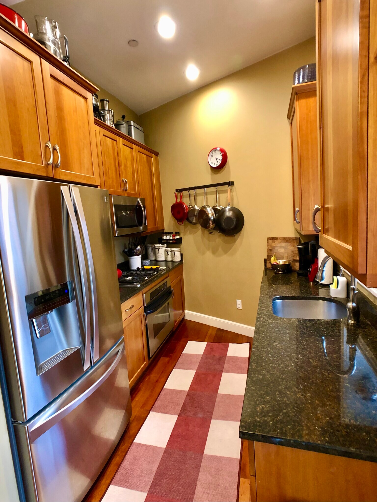 Building Photo - 408 Columbus Ave