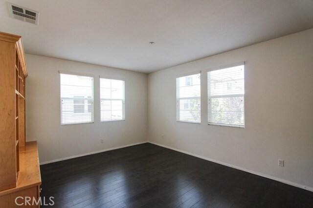 Building Photo - 941 S Bluff Rd