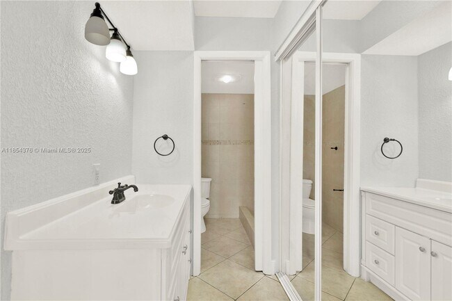 Building Photo - 1335 W 68th St