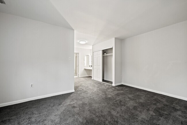 Building Photo - 142 Georgetown Rd