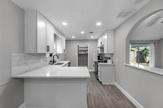 Building Photo - 13607 Salisbury Dr