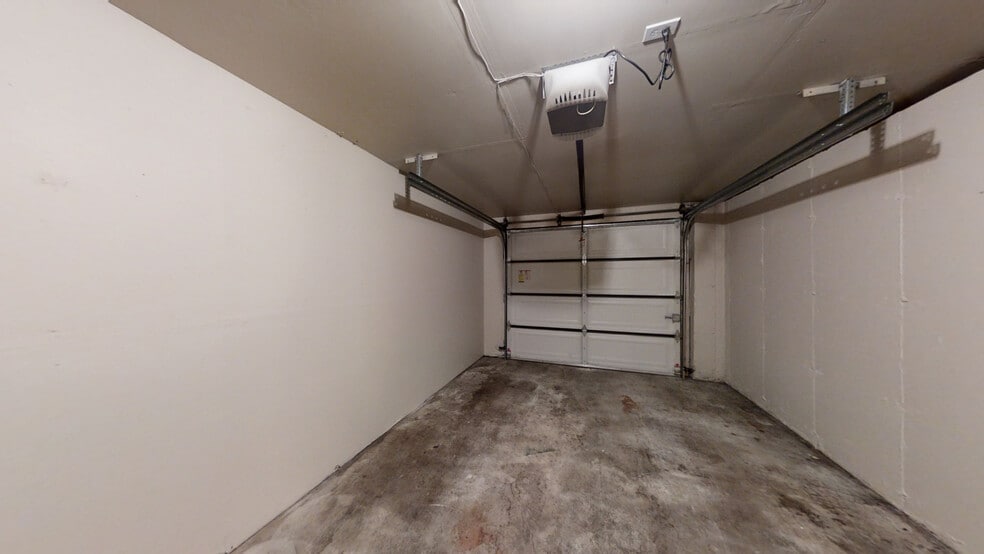 Garage w/ Remote Access - 3925 Mason Loop Rd