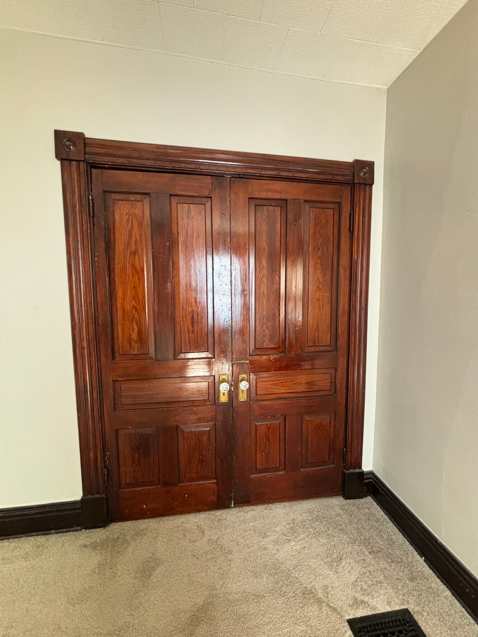 Building Photo - 4822 Oak St