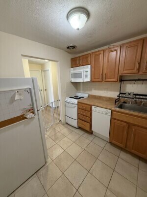 Building Photo - 43 Riverside St