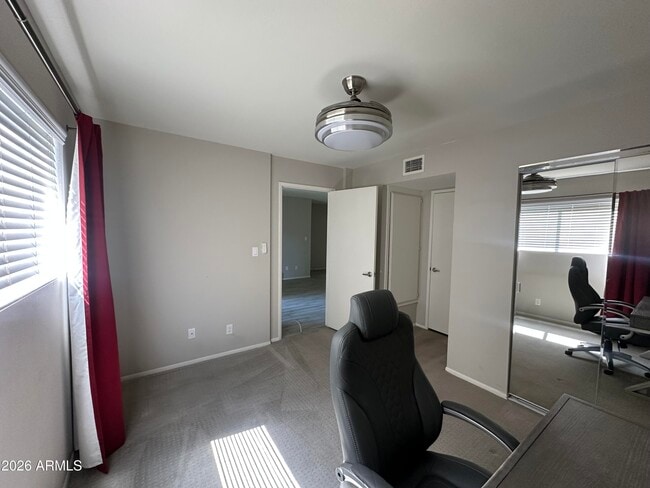 Building Photo - 5525 E Thomas Rd