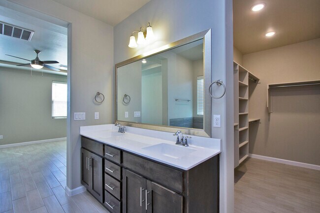 Building Photo - 729 C. Escondida