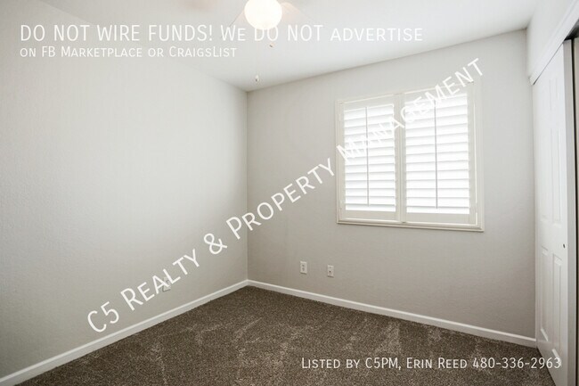 Building Photo - 3131 E Cottonwood Ln