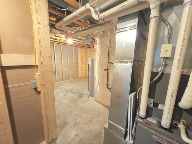 Building Photo - East Sioux Falls 4 Bed, 3 Bath Walkout Twi...