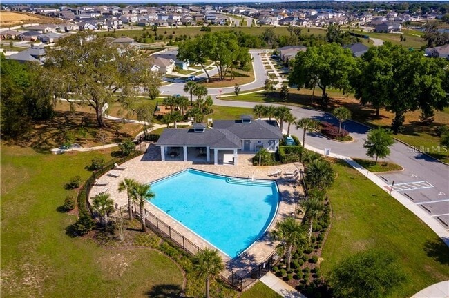 Building Photo - 17014 Crestmont Blvd