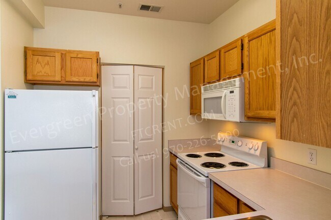 Building Photo - 1 Bedroom Apartment in Rockbridge! Parking...