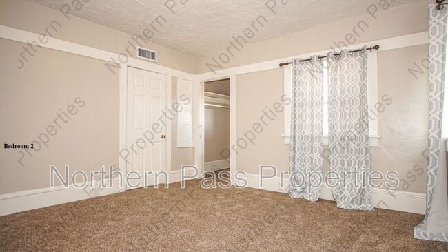 Building Photo - 7600 Franklin Dr