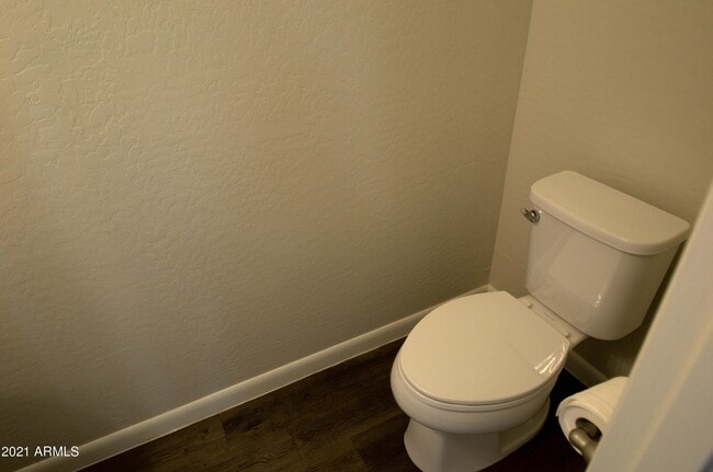 Building Photo - 2090 S Dorsey Ln