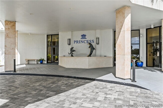 Building Photo - 9650 S Ocean Dr