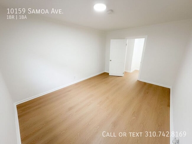 Building Photo - 10159 Samoa Ave