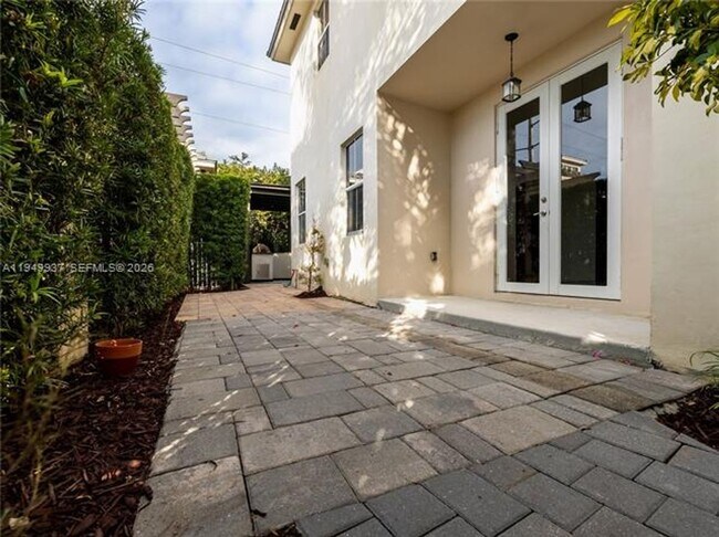 Building Photo - 7010 NW 106th Ave