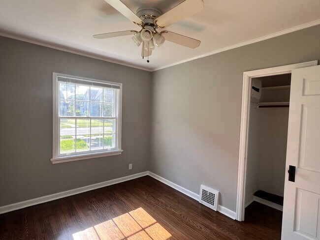 Building Photo - 4051 N 45th St