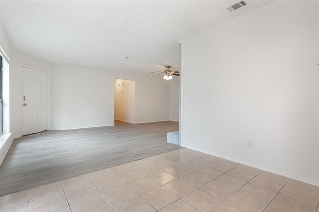 Building Photo - 1242 Misty Ln