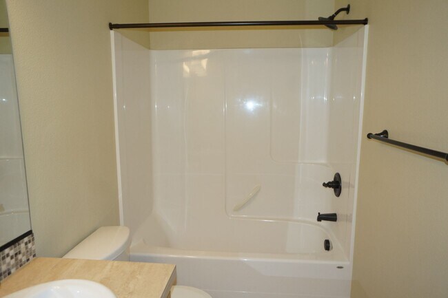 Building Photo - NE Piedmont 3-bedroom Beauty! - APPLICATIO...