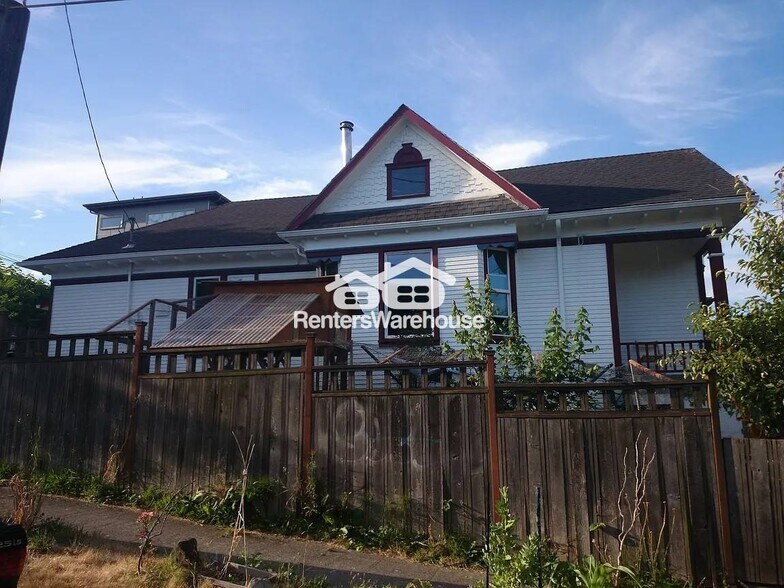 Primary Photo - 128 22nd Ave
