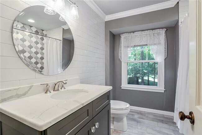 Building Photo - 4624 Mountain Creek Dr