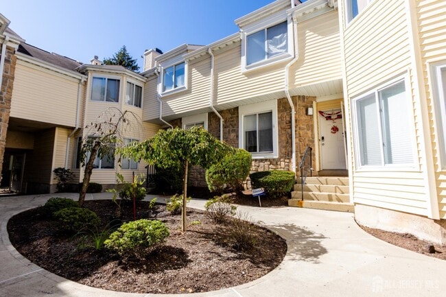 Building Photo - 1050 Schmidt Ln