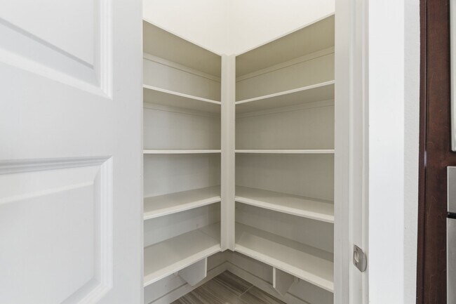 Building Photo - 22515 Bassett Hollow Ln