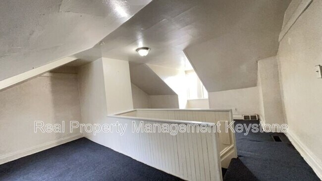 Building Photo - 429 Island Ave