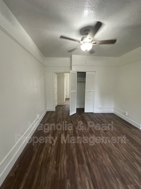 Building Photo - 1521 Blaine St