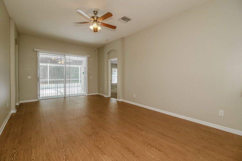 Building Photo - 633 Straw Lake Dr