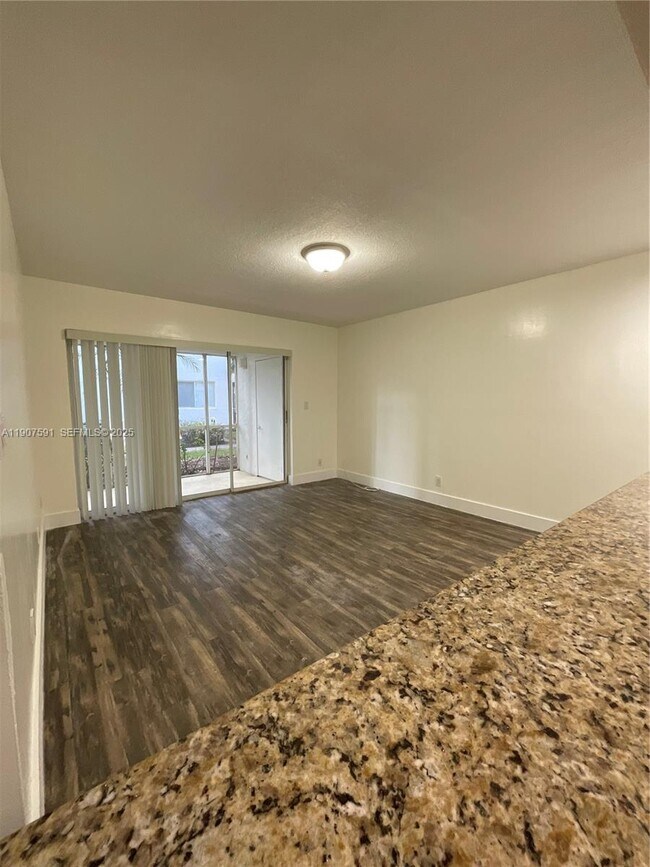 Building Photo - 5672 Rock Island Rd