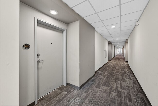 Building Photo - 400 Herron Dr