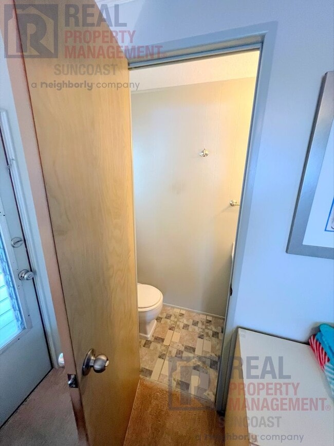 Building Photo - 1207 45th Ave E