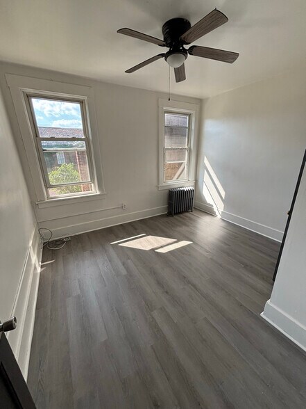 Building Photo - 702 Airbrake Ave