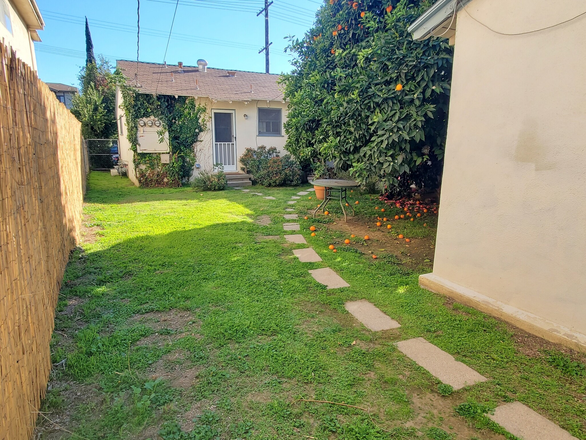 Building Photo - 13529 Burbank Blvd