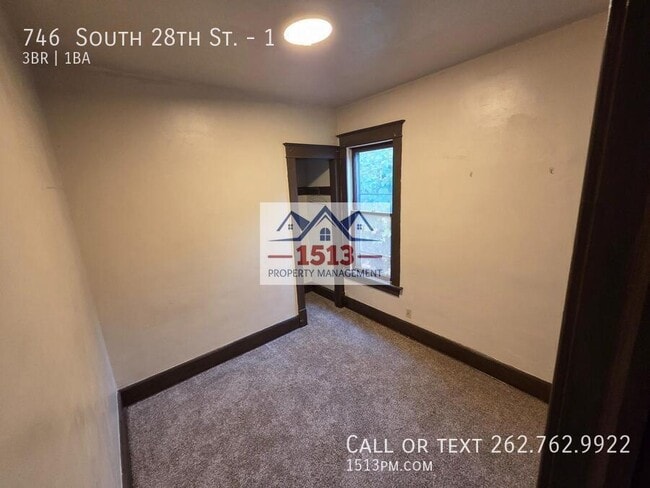 Building Photo - 746 S 28th St