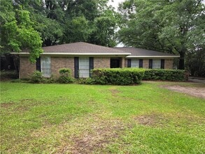 Building Photo - 521 Evergreen Rd