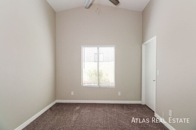 Building Photo - 8009 S Carbury Way