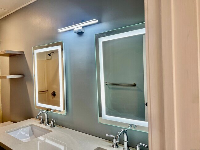 Building Photo - 515 Scott Rd