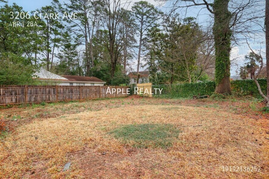 Building Photo - 3206 Clark Ave