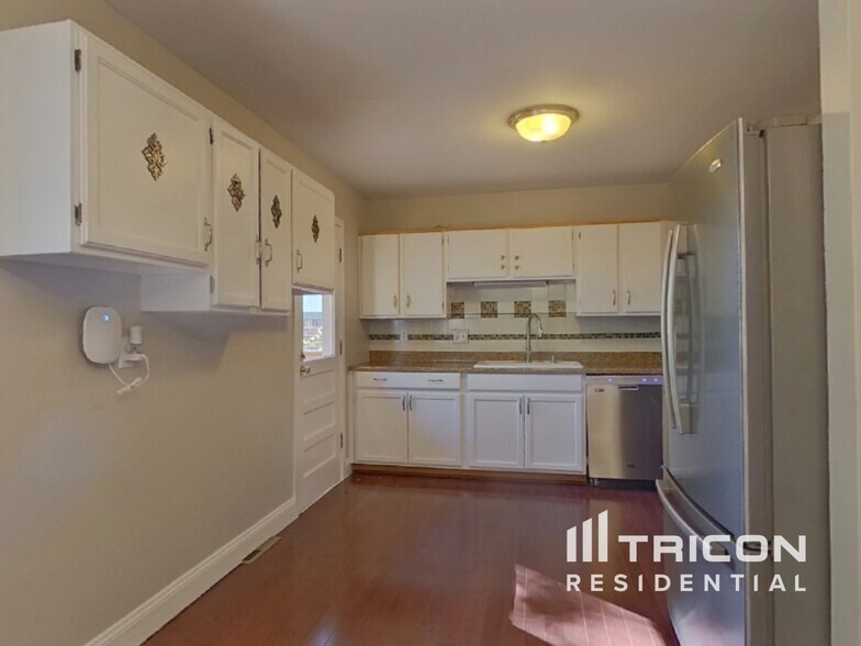 Building Photo - 3134 S Richfield St