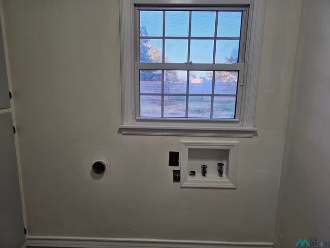 Building Photo - 2305 North Dr