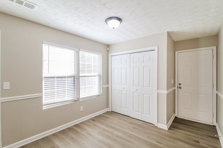 Building Photo - 423 Underwood Ct