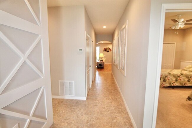 Building Photo - Orlando - Furnished, 4 Bedroom, 2 Bathroom...