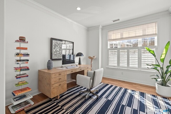 Building Photo - 35 Moorland Dr