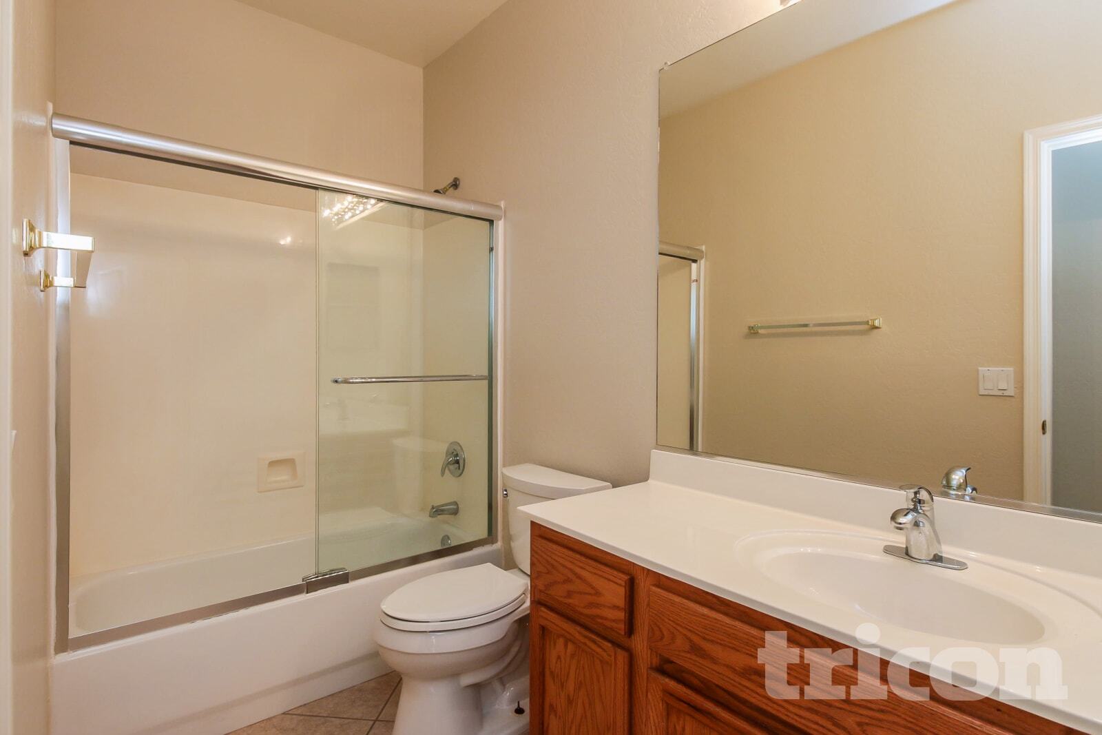 Building Photo - 4325 N 125th Ave