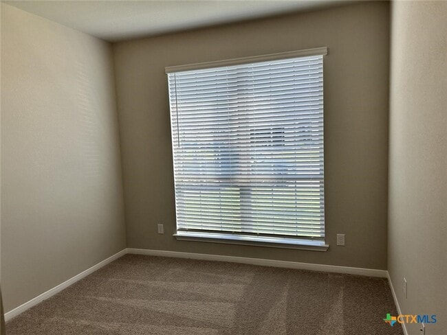 Building Photo - 10211 Six Shooter Ln