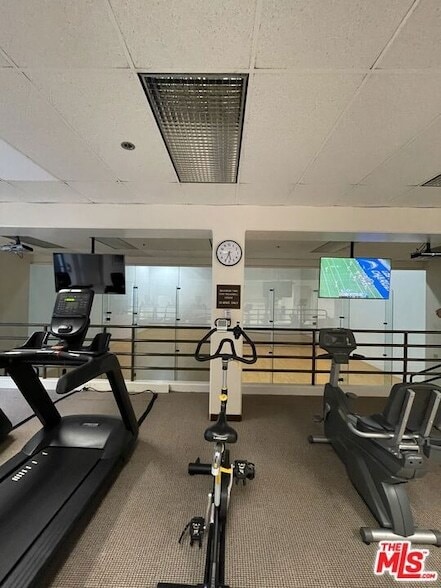 Building Photo - 600 W 9th St