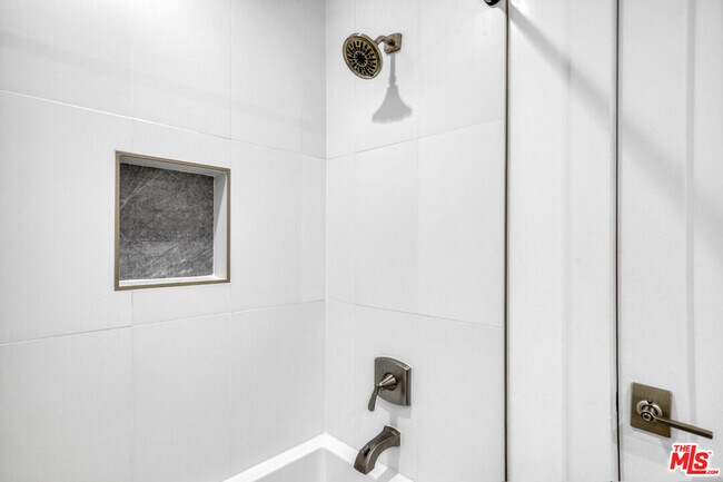 Building Photo - 4852 Seldner St E